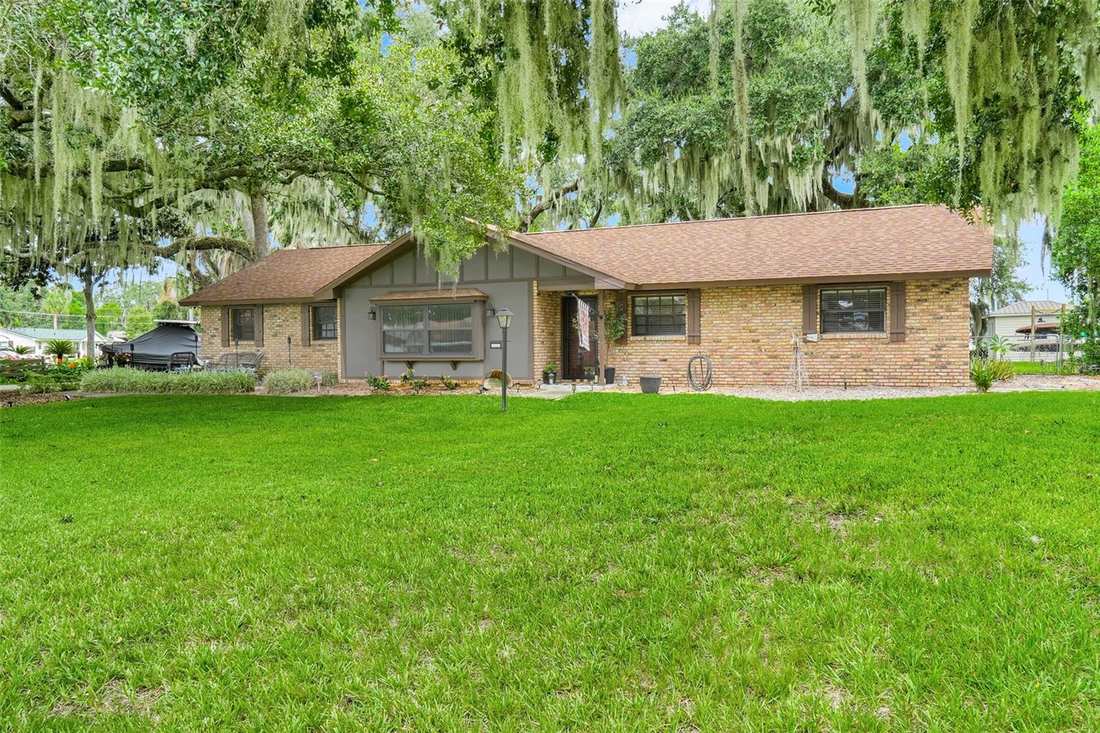 31946 Harris Rd, Tavares, FL 32778 photo