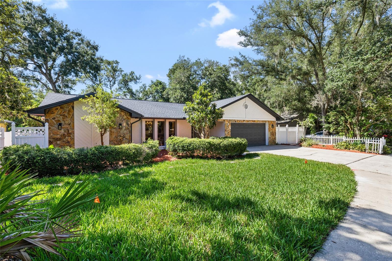 76 Bay Woods Dr, Safety Harbor, FL 34695 photo