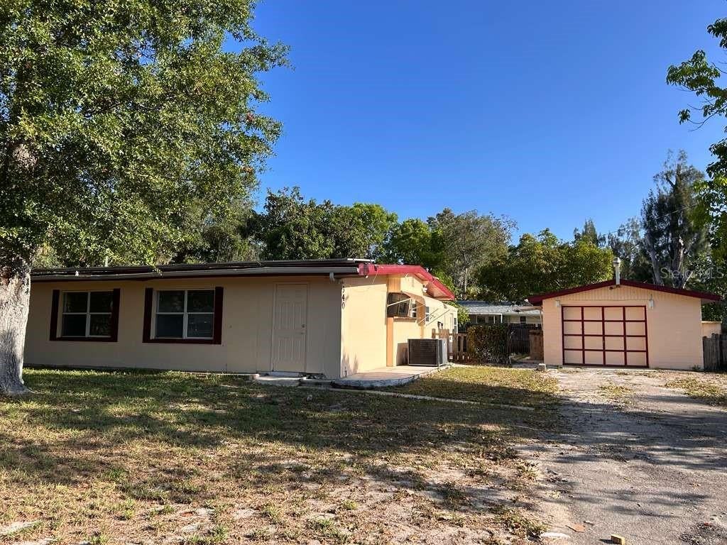340 Santa Barbara St, North Fort Myers, FL 33903 photo