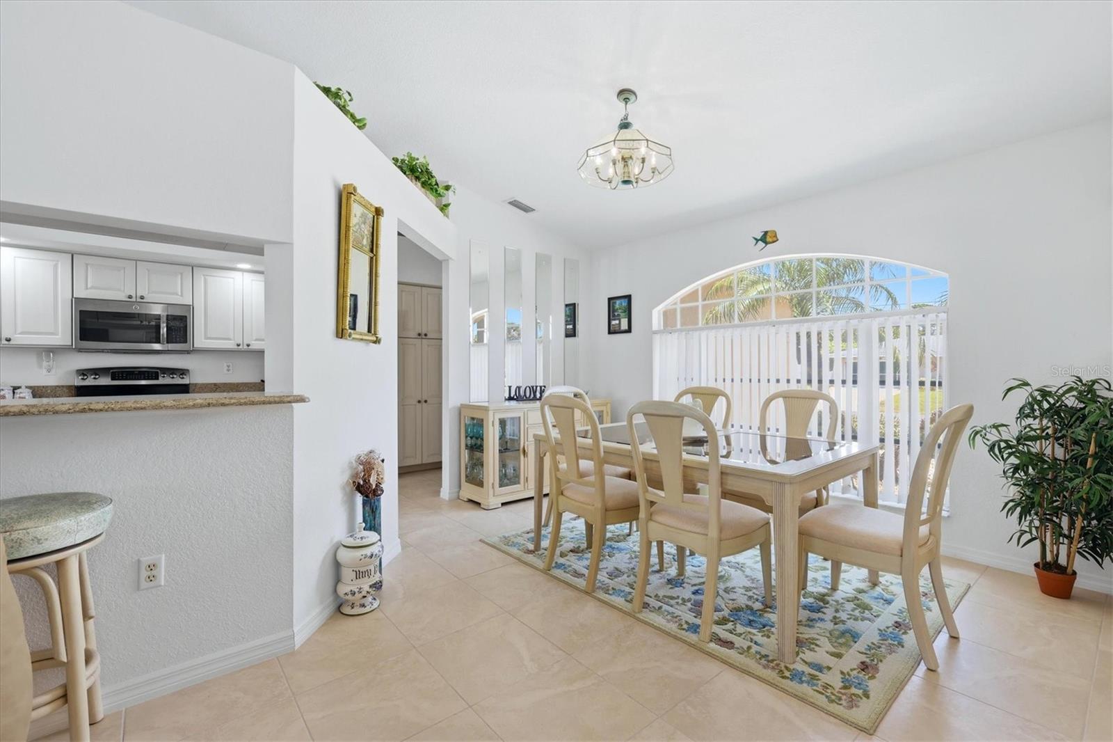 156 Mark Twain Ln, Rotonda West, FL 33947 photo