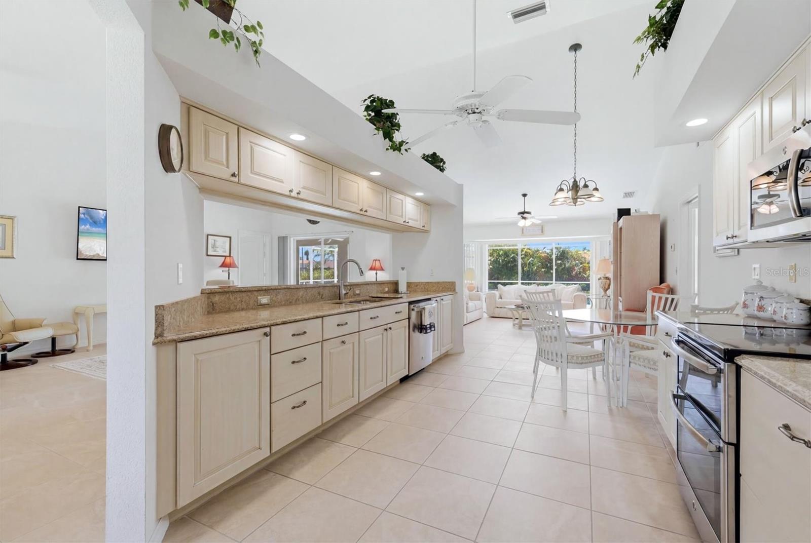 156 Mark Twain Ln, Rotonda West, FL 33947 photo