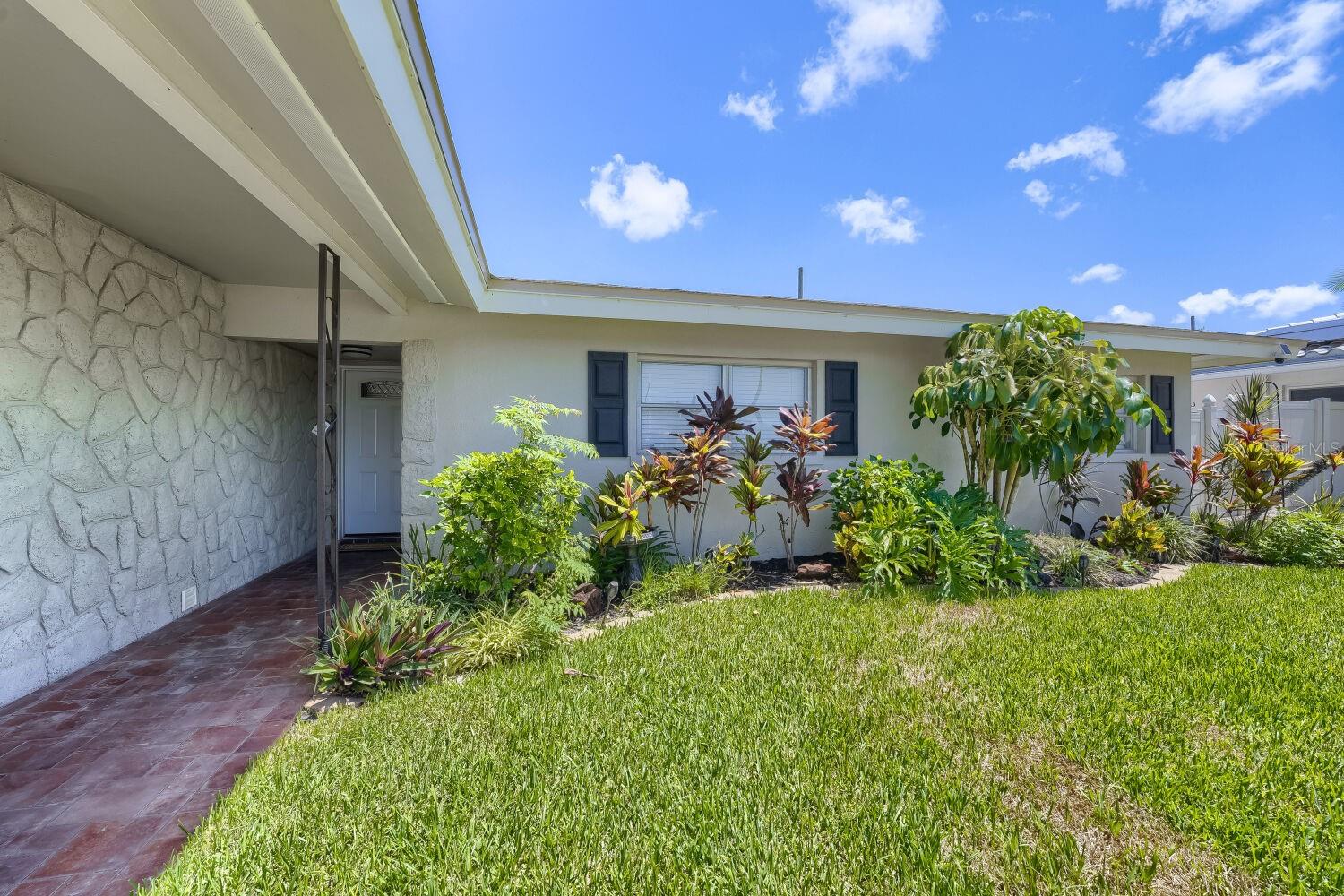 13931 Dominica Dr, Seminole, FL 33776 photo