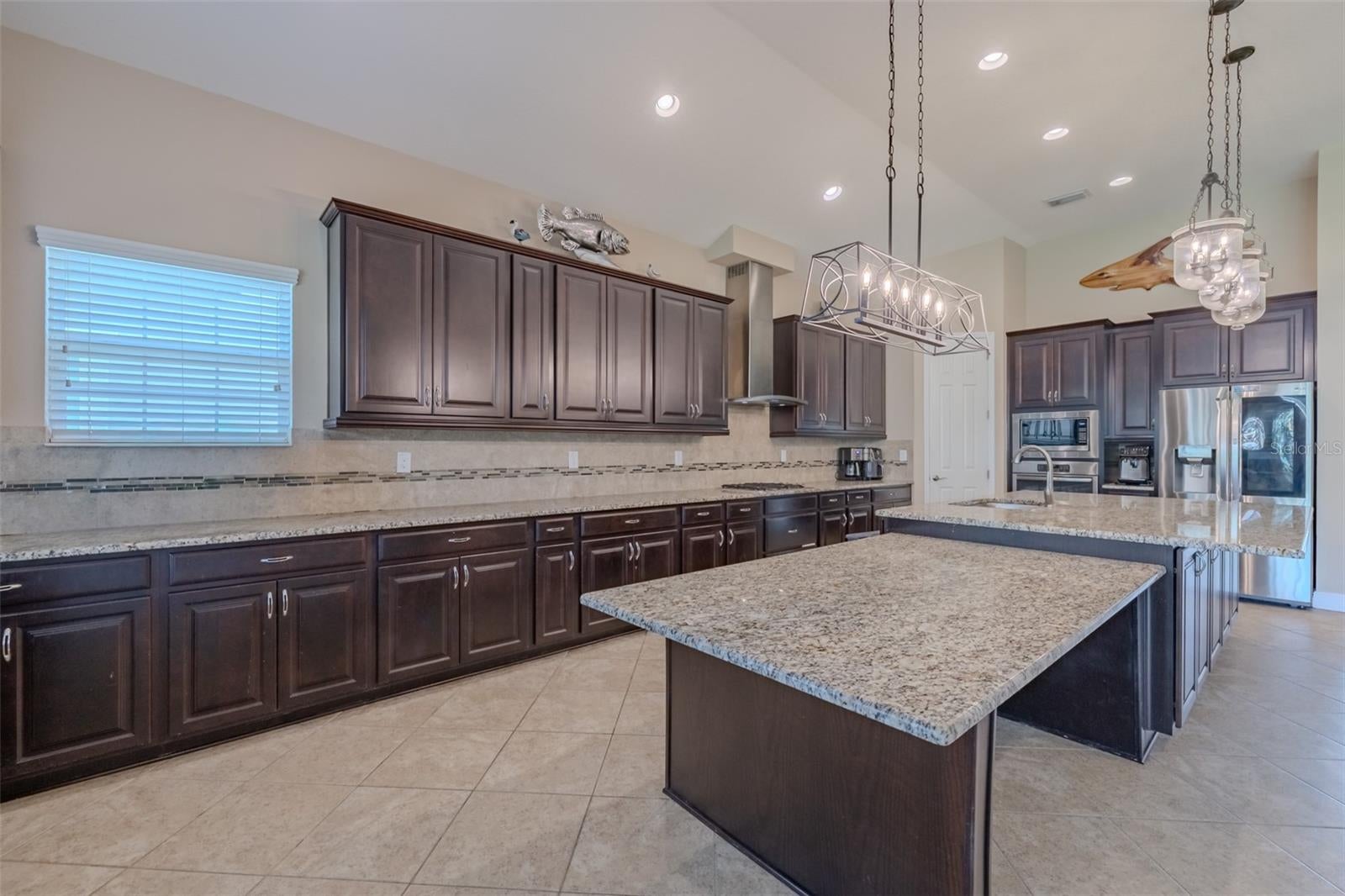5927 Jasper Glen Dr, Lithia, FL 33547 photo