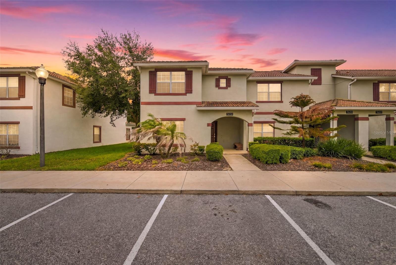 1582 Moon Valley Dr, Davenport, FL 33896