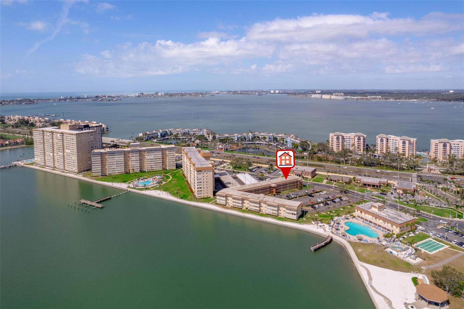 5020 Brittany Dr, Saint Petersburg, FL 33715