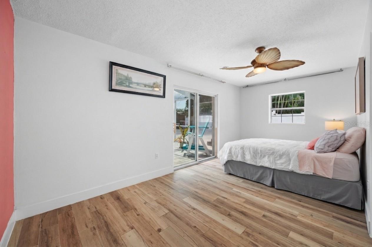 1211 Russell Dr, Saint Petersburg, FL 33710 photo