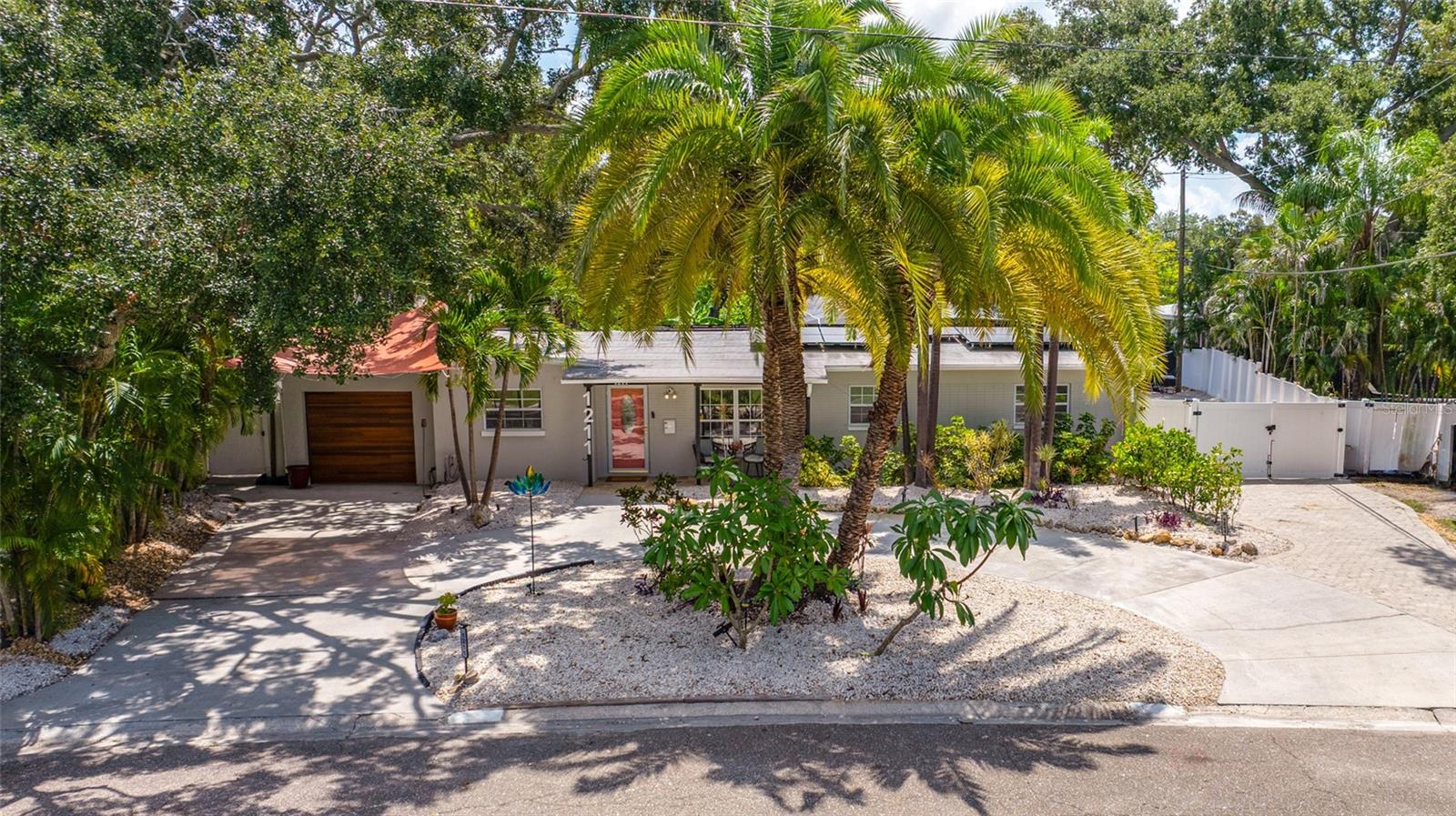 1211 Russell Dr, Saint Petersburg, FL 33710 photo