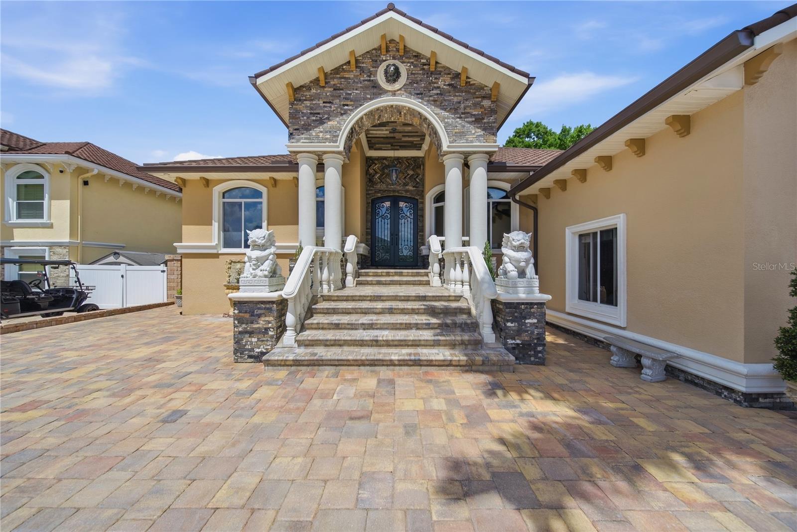 8286 97 North St, Seminole, FL 33777