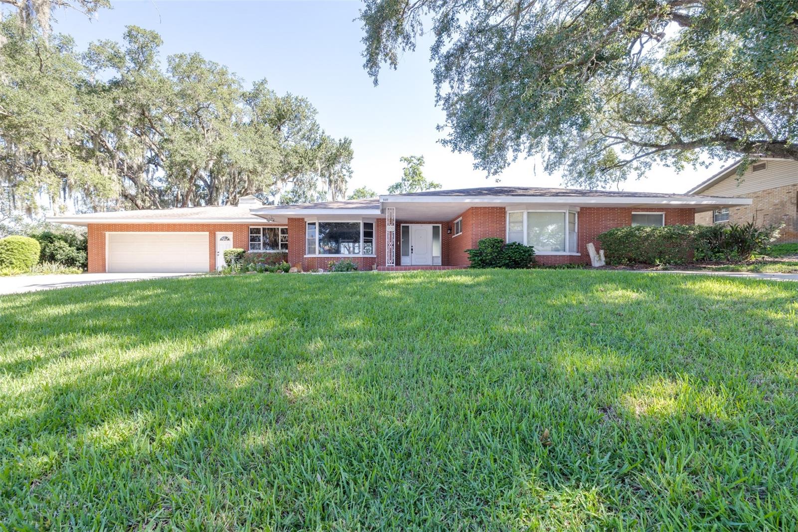 300 Crest Dr, Haines City, FL 33844