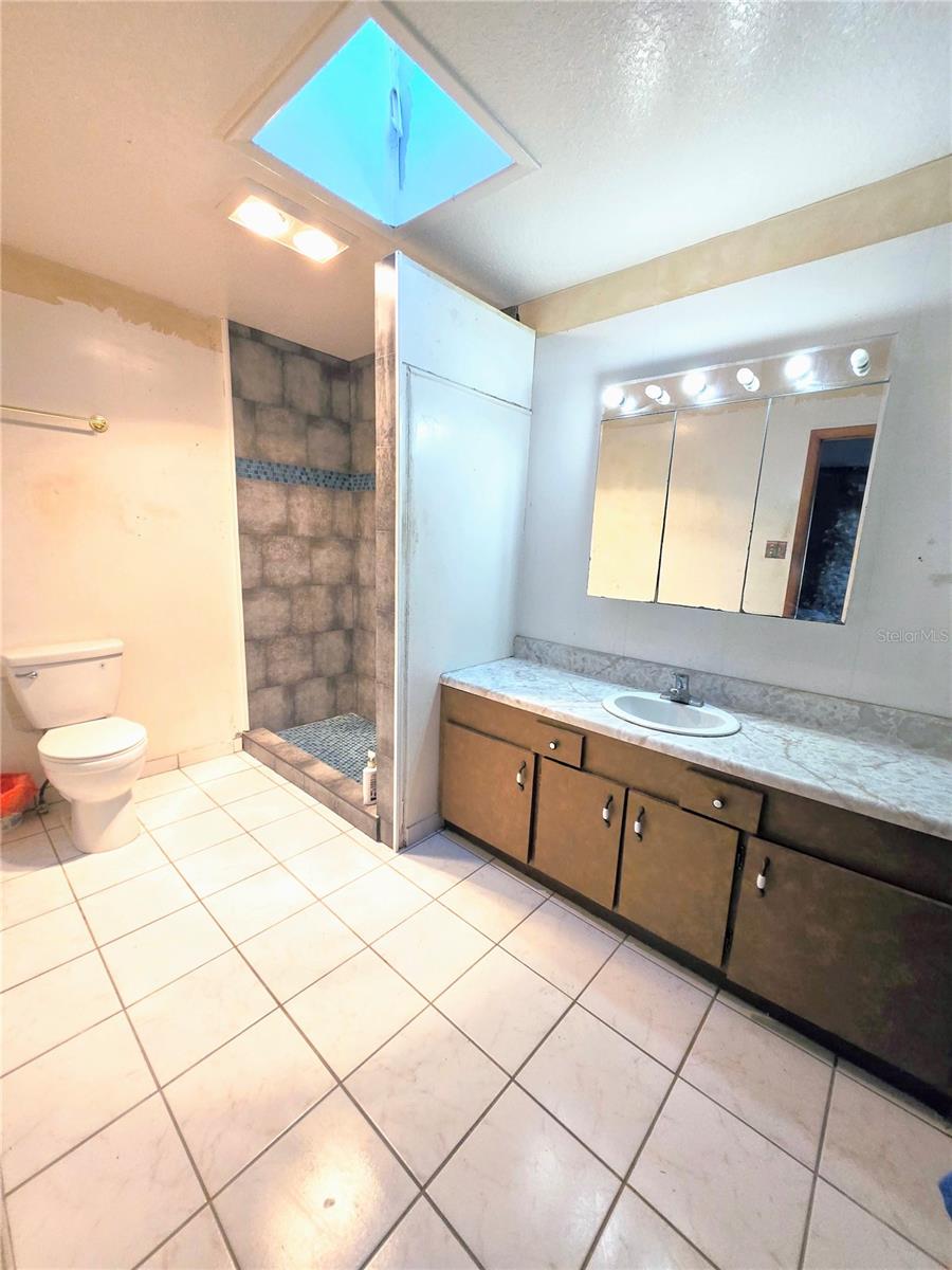Single Family Residence in ORLANDO FL 7438 VIVIAN LANE 8.jpg