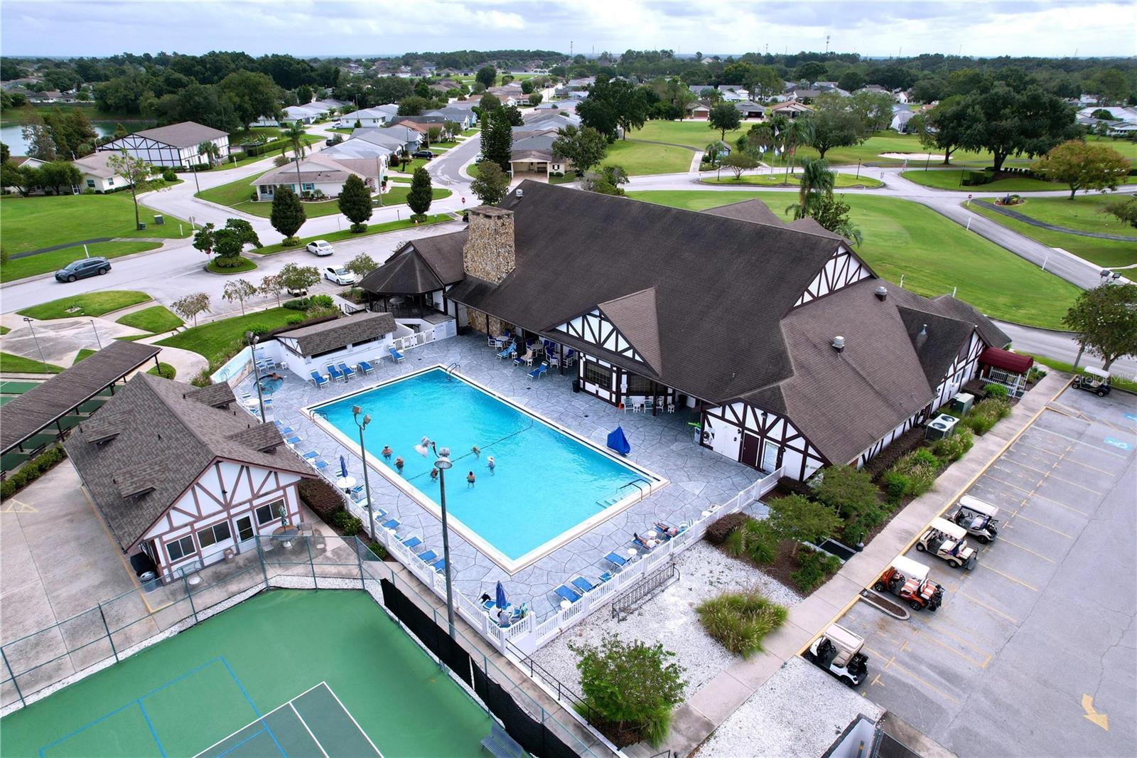 2137 Grand Cypress Dr, Lakeland, FL 33810 photo