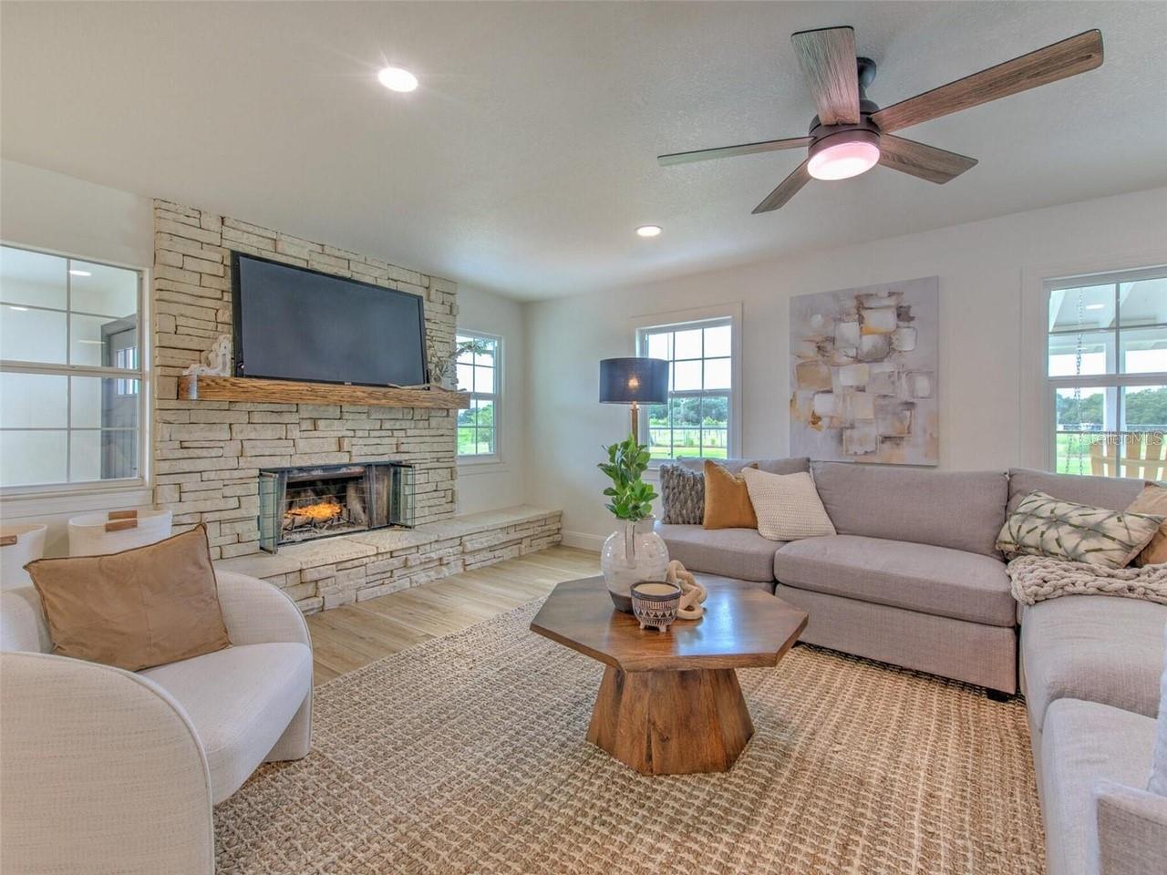4608 Holbrook Rd, Plant City, FL 33565 photo