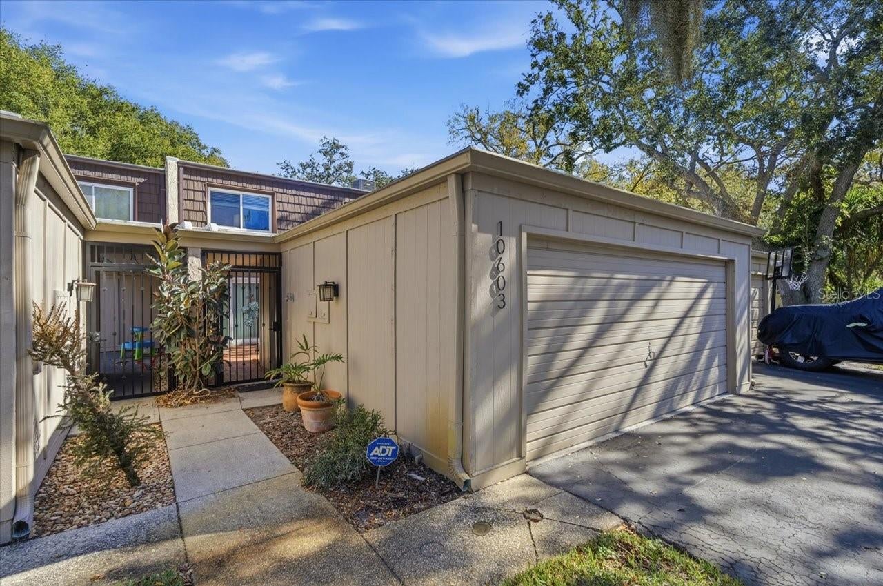 10603 Carrollbrook Way #10603, Tampa, FL 33618 photo