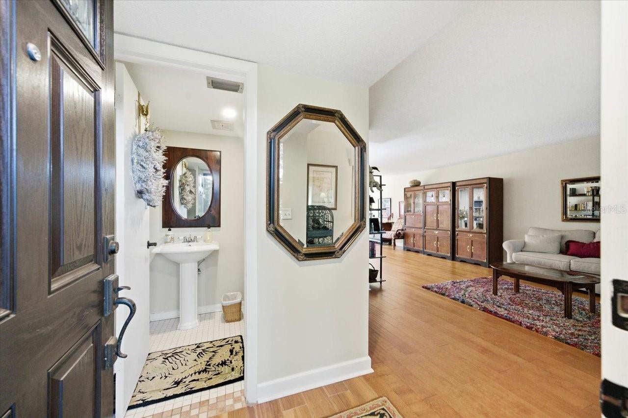10603 Carrollbrook Way #10603, Tampa, FL 33618 photo