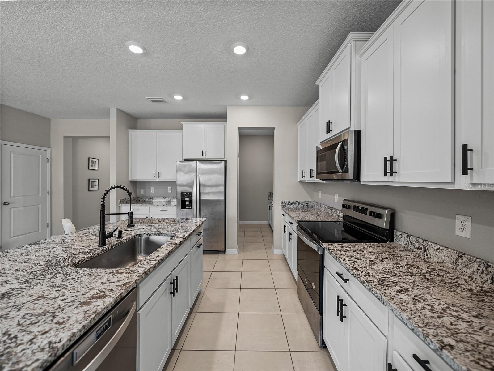 Single Family Residence in DADE CITY FL 13735 WINEBERRY DRIVE 18.jpg