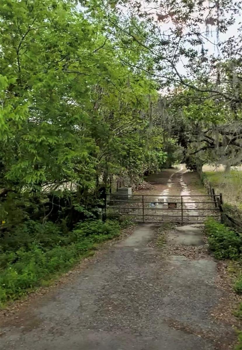 3230 Saturn Rd, Brooksville, FL 34604 photo