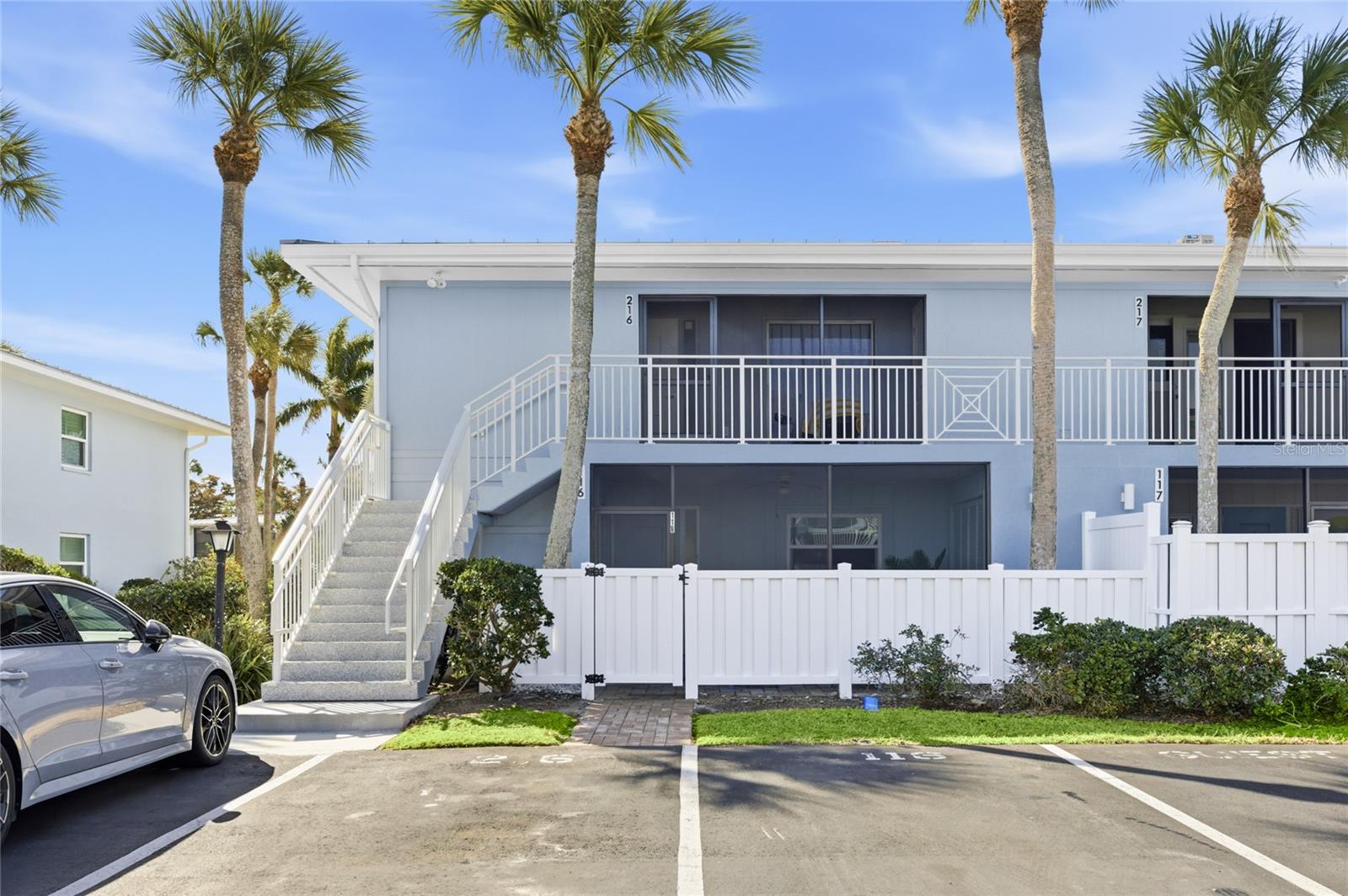 600 Manatee Ave, Holmes Beach, FL 34217