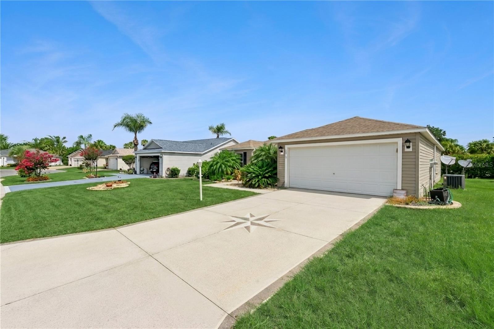 1575 Hollyberry Pl, The Villages, FL 32162 photo
