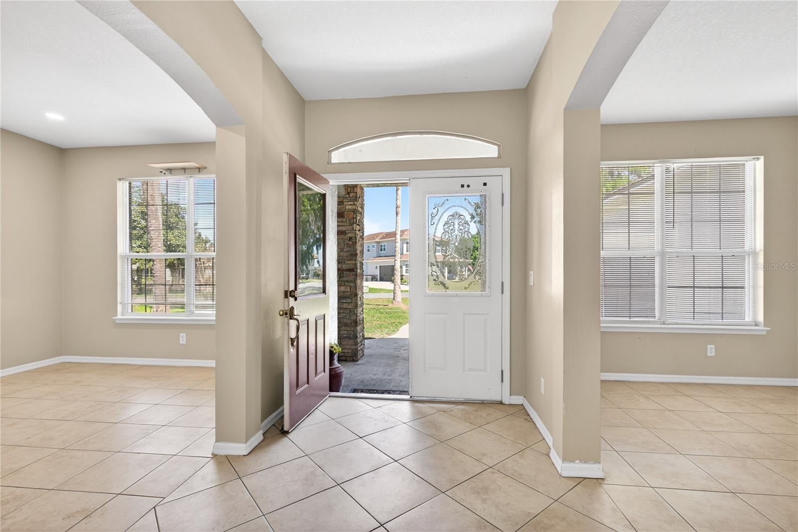 28931 Beauclaire Dr, Tavares, FL 32778 photo