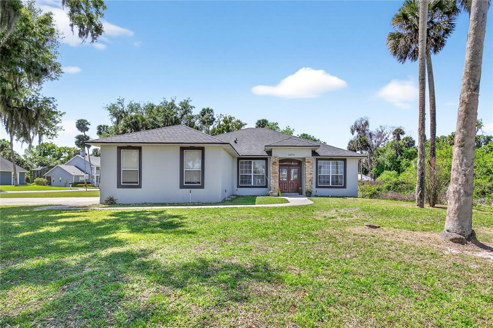 28931 Beauclaire Dr, Tavares, FL 32778