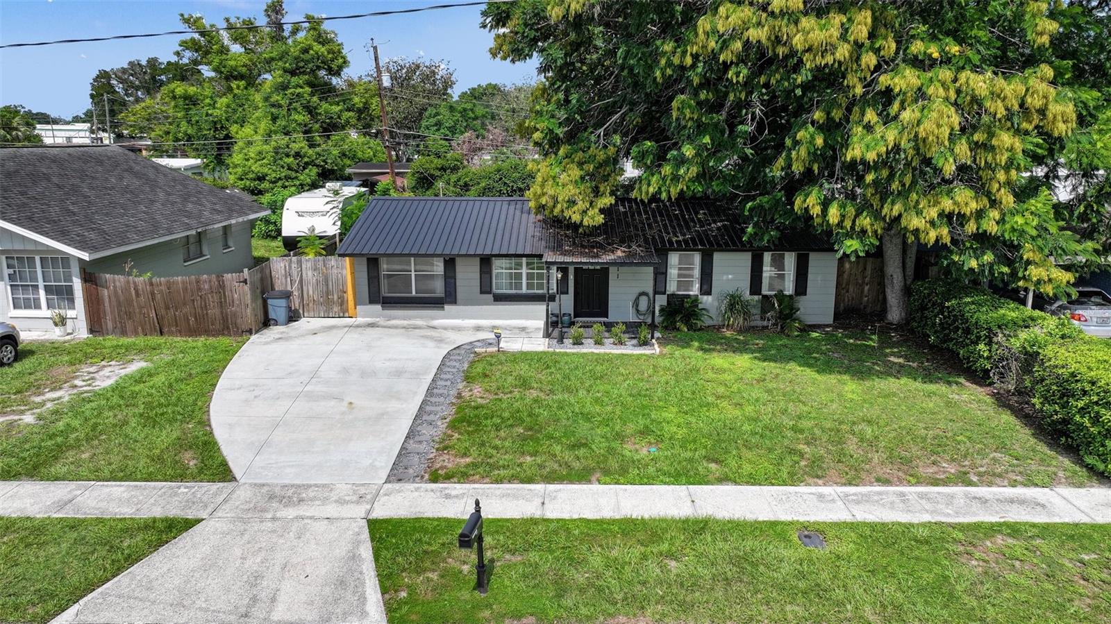 1611 Smithfield Cir, Lakeland, FL 33801 photo