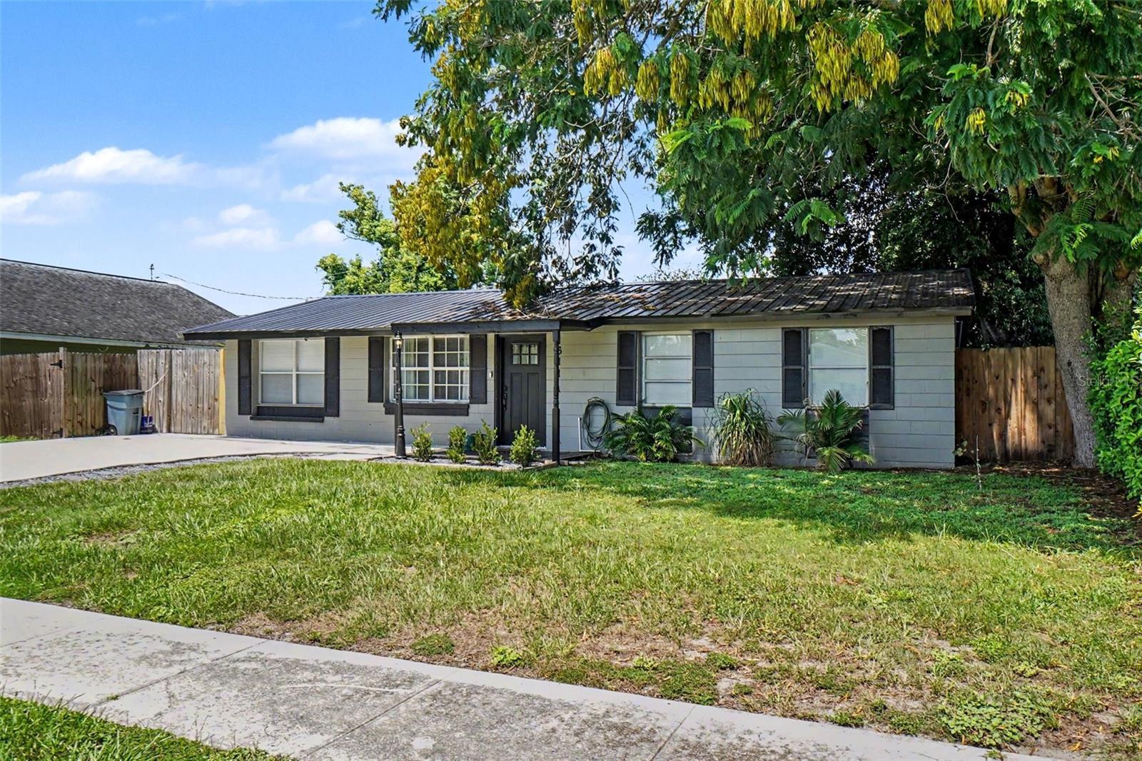 1611 Smithfield Cir, Lakeland, FL 33801