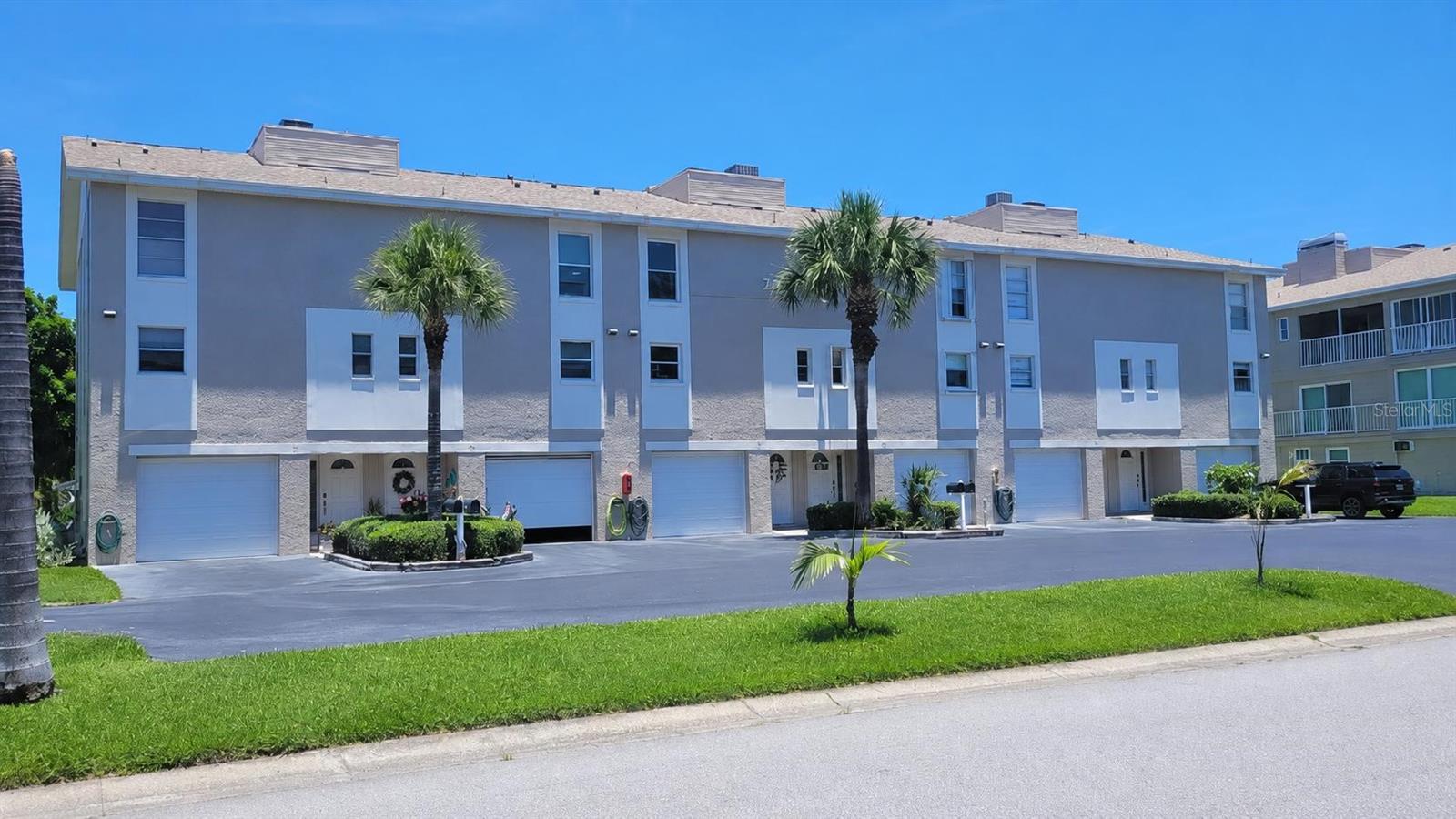 255 Capri Cir, Treasure Island, FL 33706