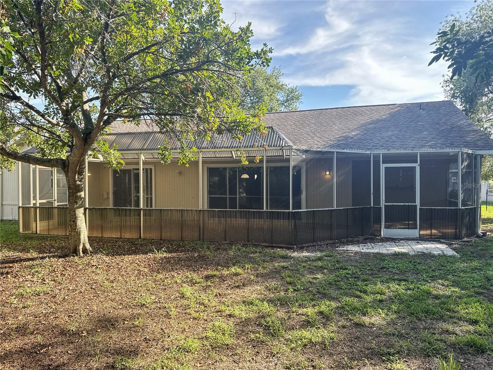 3174 57 Avenue Cir, Bradenton, FL 34203 photo