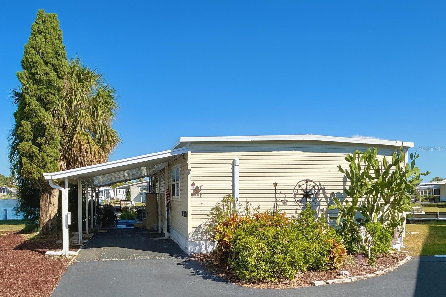 144 Americana Ct #218, Saint Petersburg, FL 33702 photo