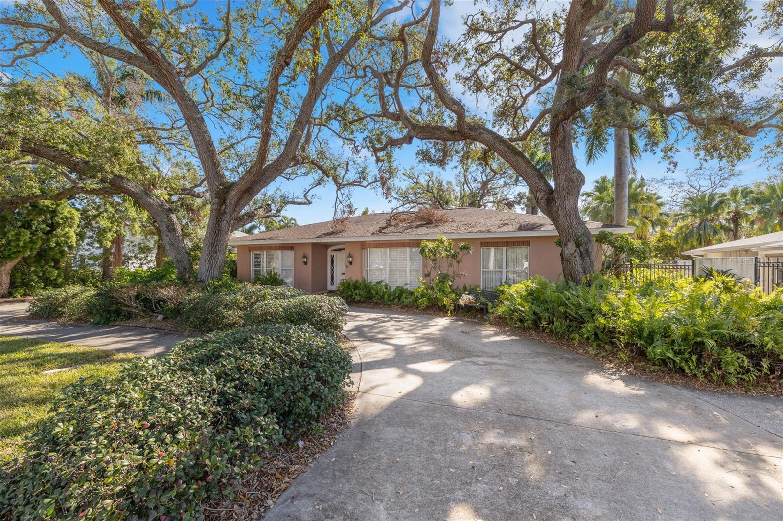 215 Snell Isle Blvd, Saint Petersburg, FL 33704 photo