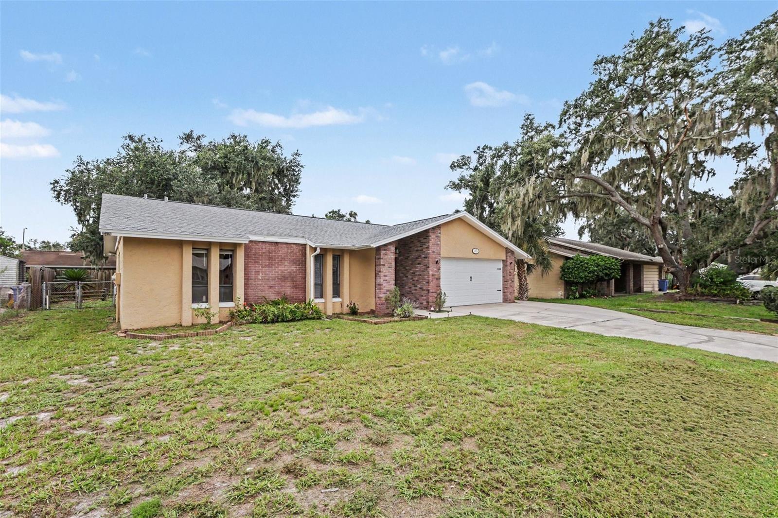 819 Crosswinds Dr, Brandon, FL 33511 photo