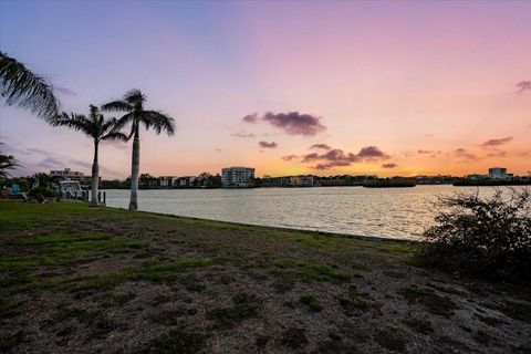 in SARASOTA FL 6426 HOLLYWOOD BOULEVARD 3.jpg
