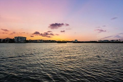  in SARASOTA FL 6426 HOLLYWOOD BOULEVARD 14.jpg