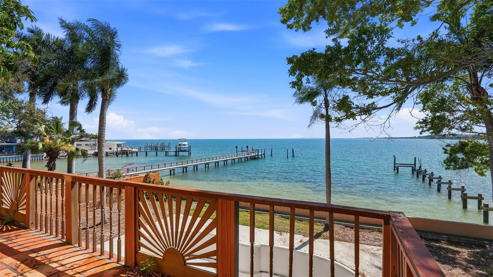 6754 31 St, Saint Petersburg, FL 33712 photo