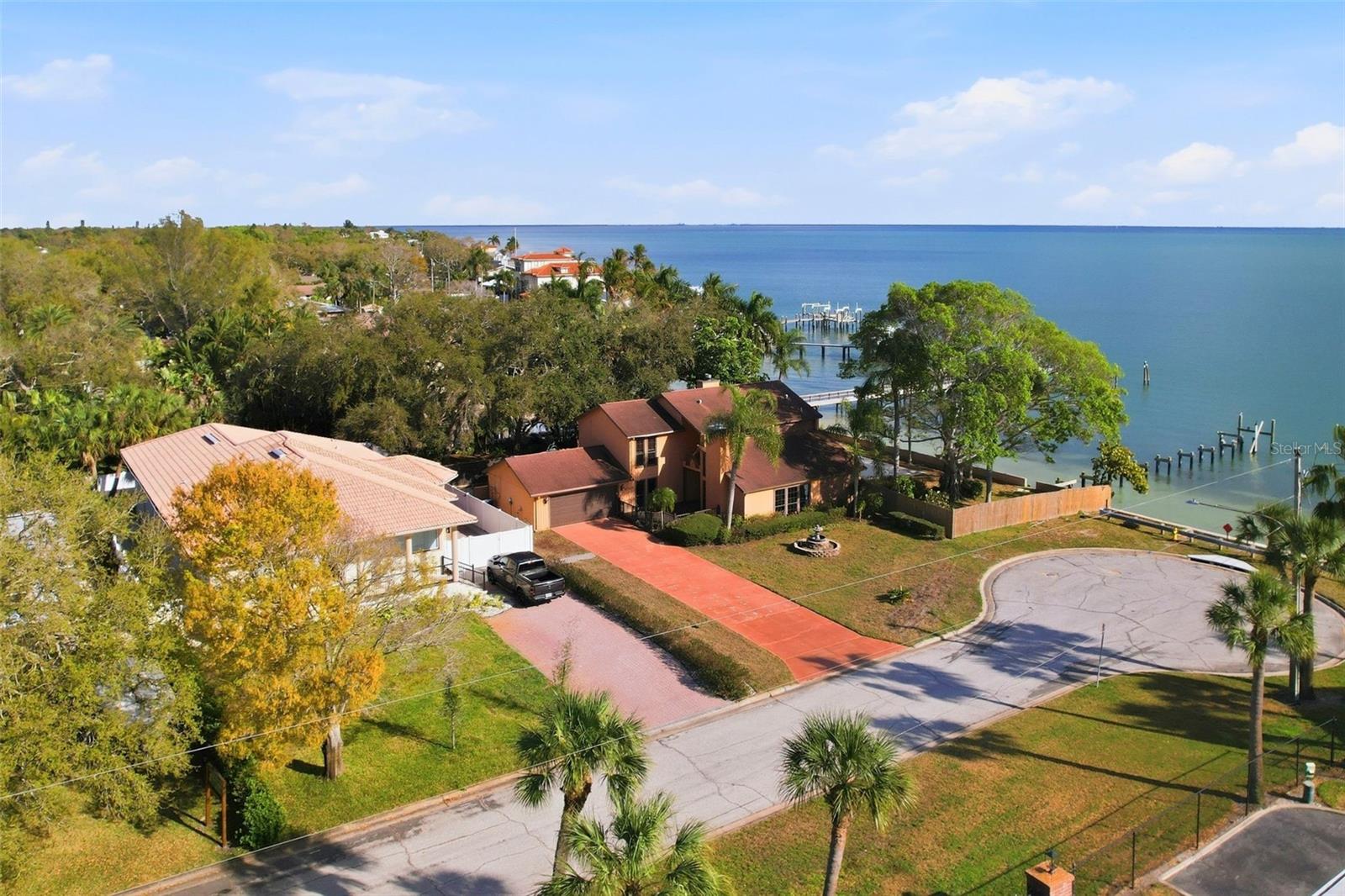 6754 31 St, Saint Petersburg, FL 33712 photo