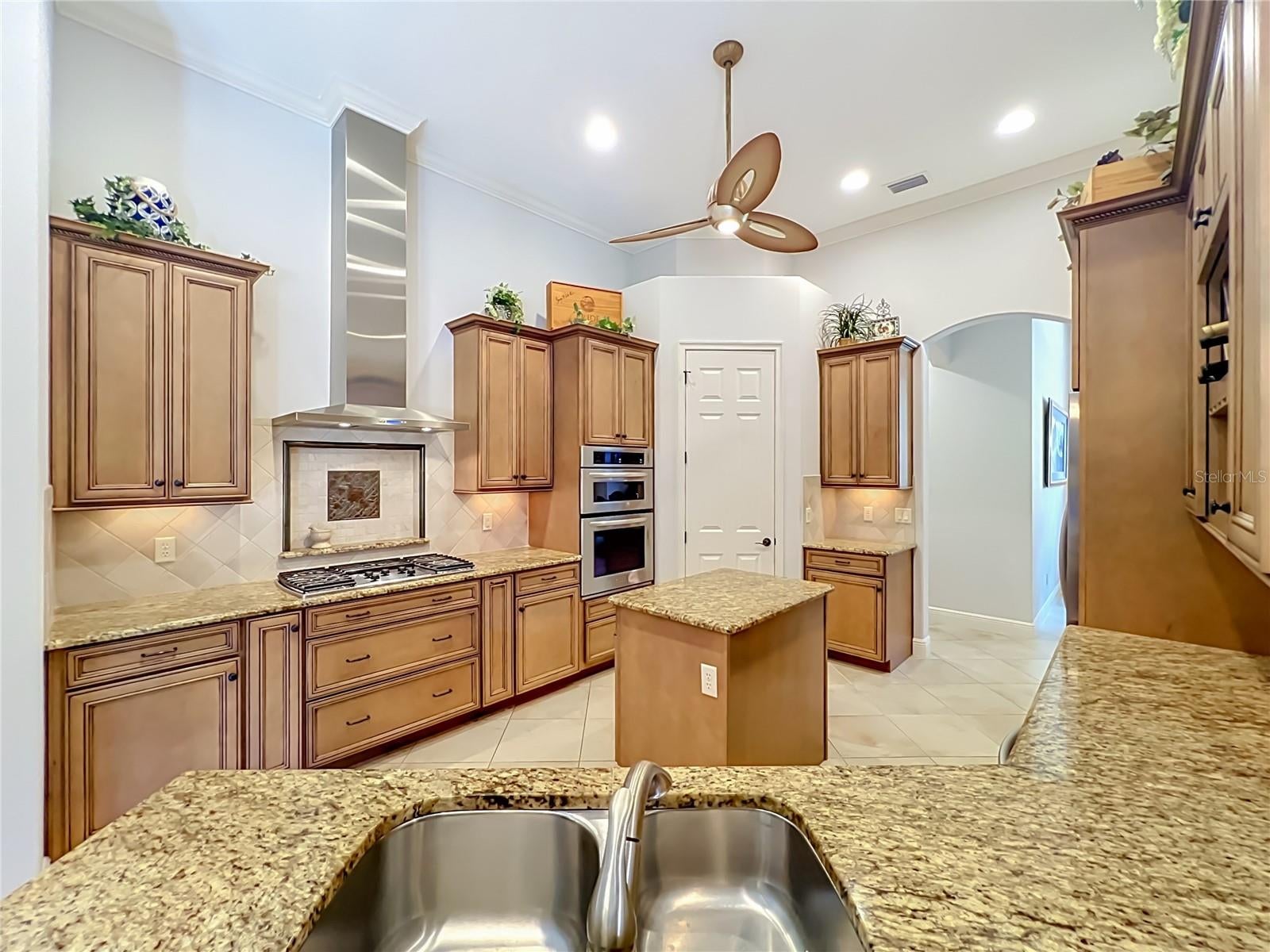 7456 Pointe Venezia Dr, Orlando, FL 32836 photo