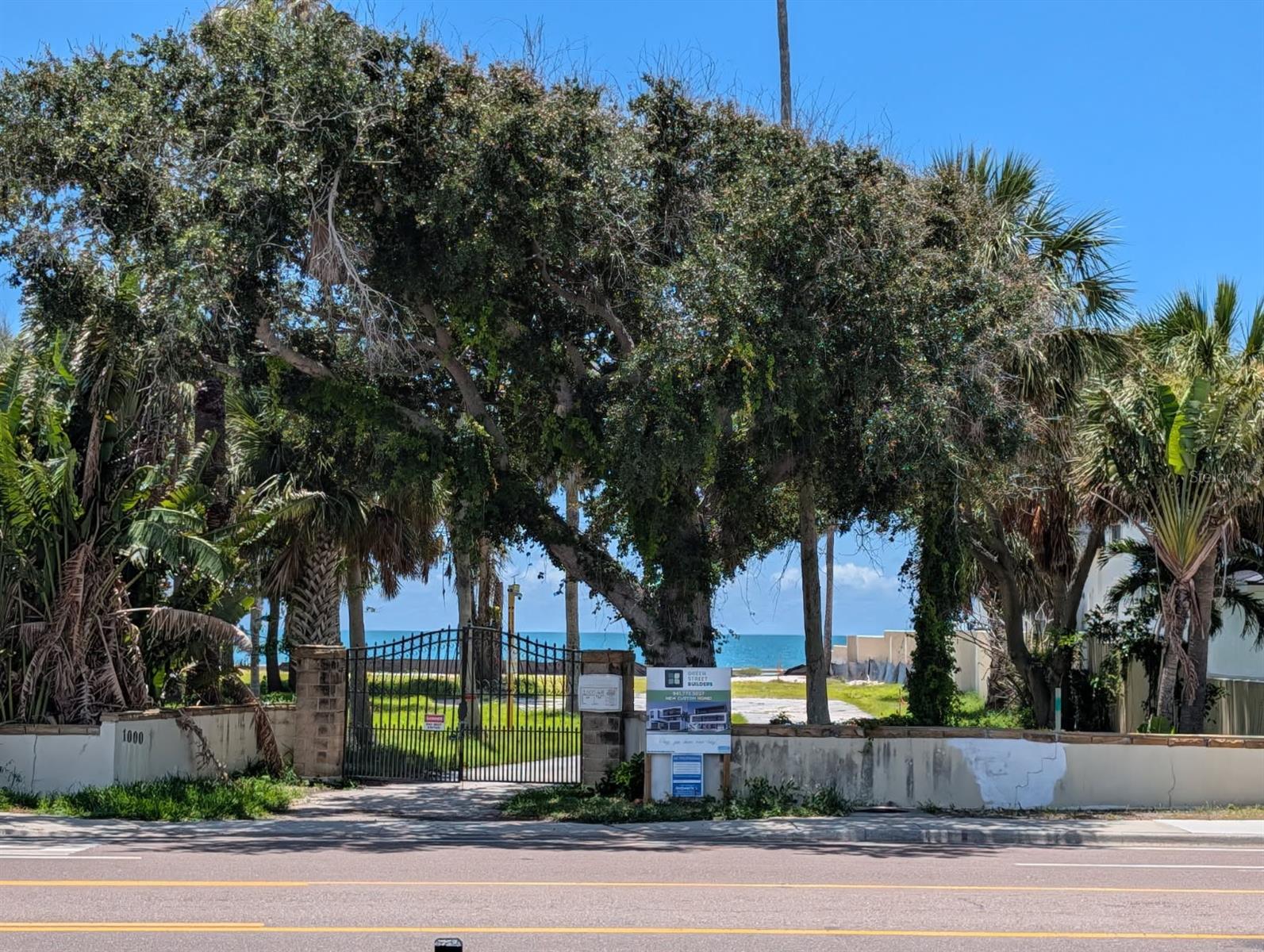 941 Gulf Blvd, Belleair Beach, FL 33786 photo