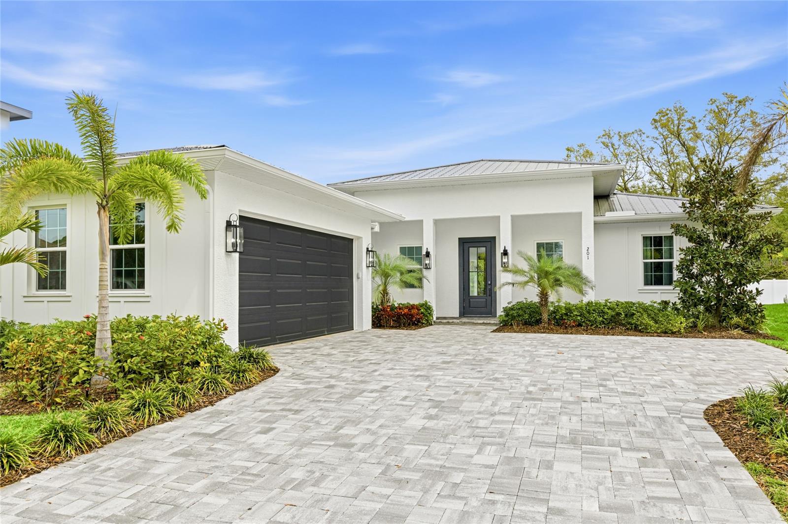 201 Shade Ave, Sarasota, FL 34237