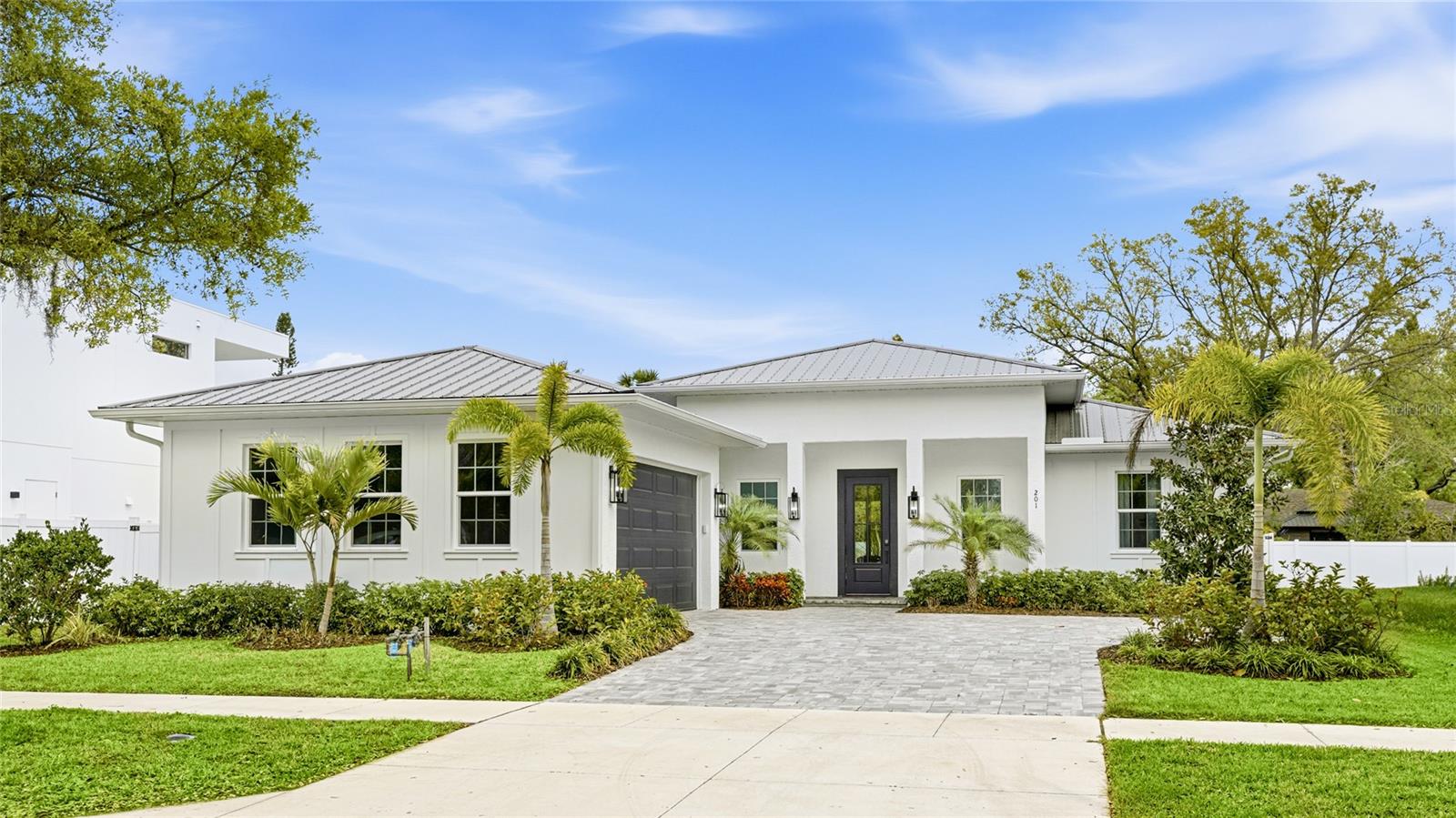 201 S Shade Ave, Sarasota, FL 34237 photo