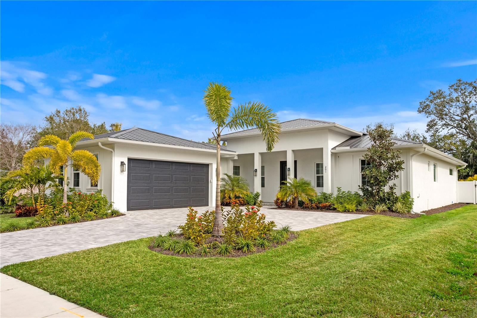 201 S Shade Ave, Sarasota, FL 34237 photo