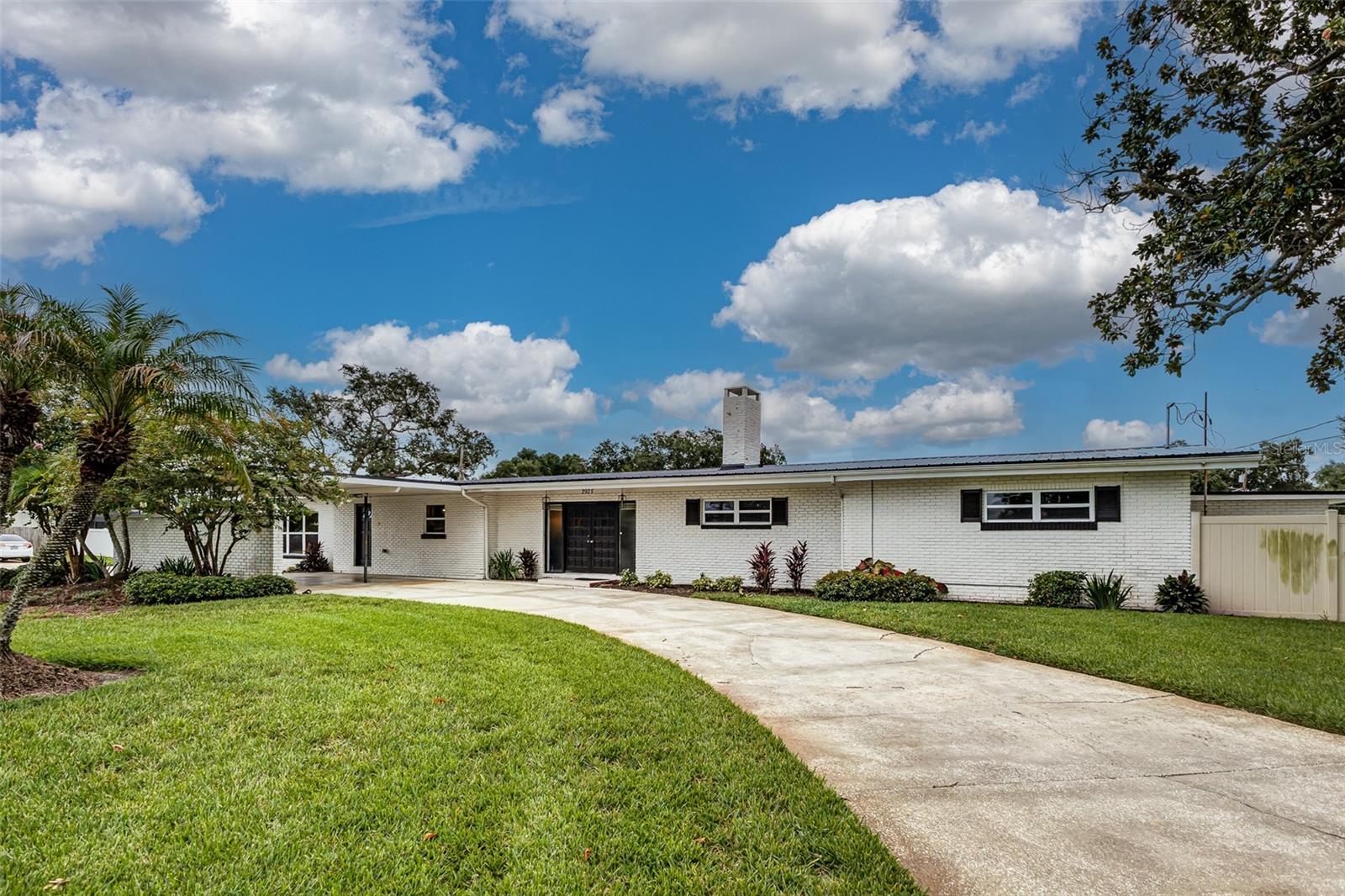 2925 Lake Hartridge Dr, Winter Haven, FL 33881