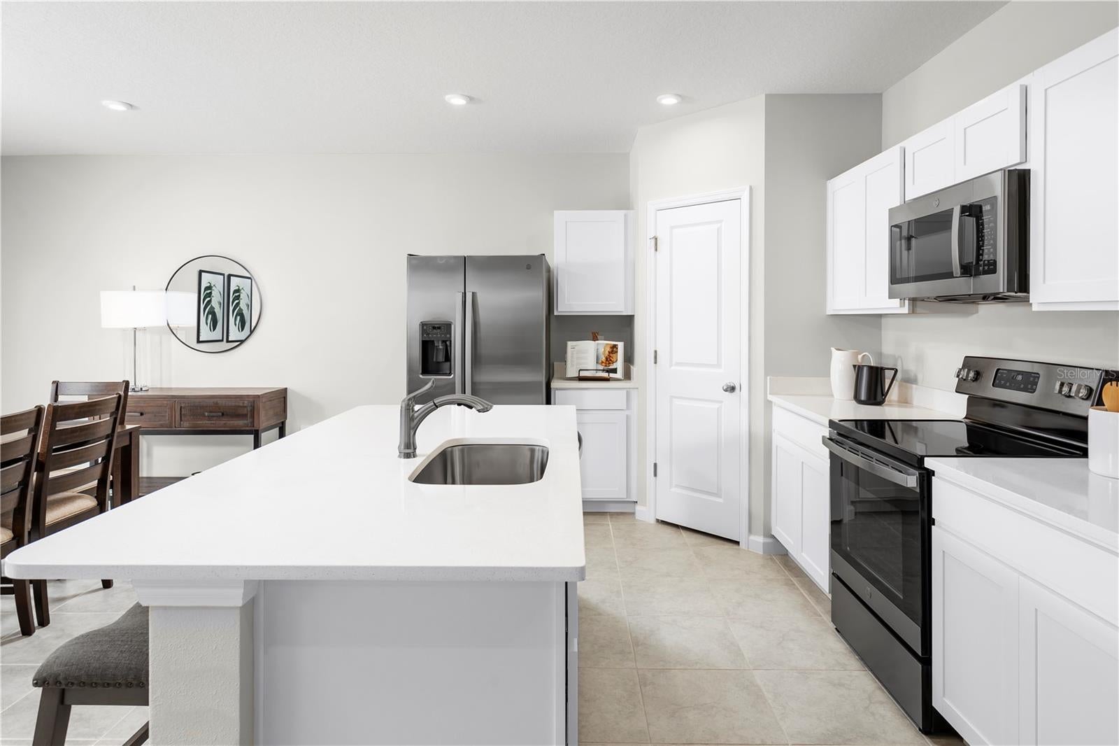 8890 Wildflower Field Ln, Wildwood, FL 34785 photo