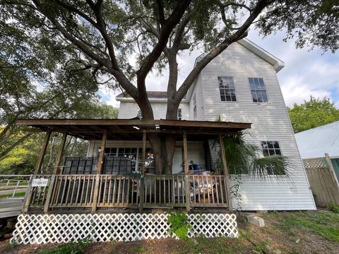 Single Family Residence in TAMPA FL 7102 S FITZGERALD STREET.jpg