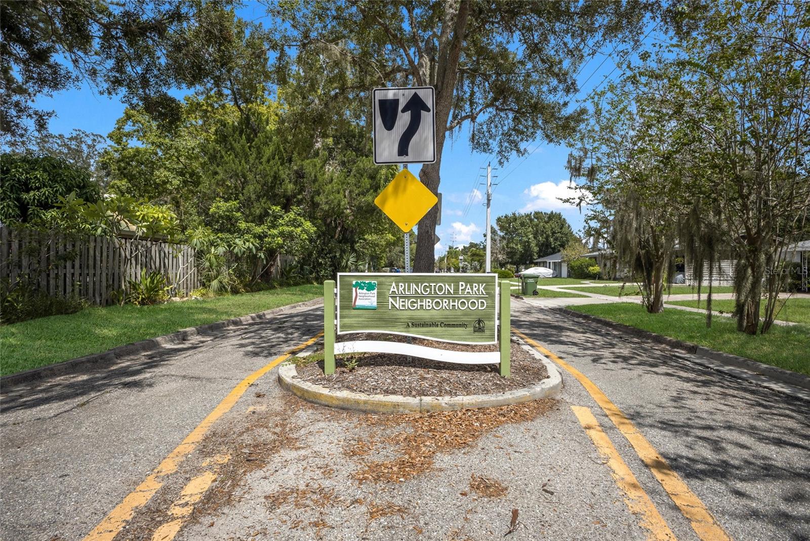 2070 Hyde Park St, Sarasota, FL 34239 photo