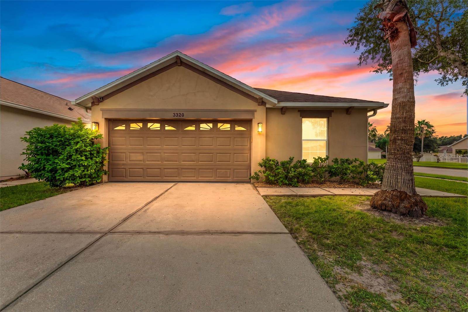 3320 Cardinal Feather Dr, Land O Lakes, FL 34638