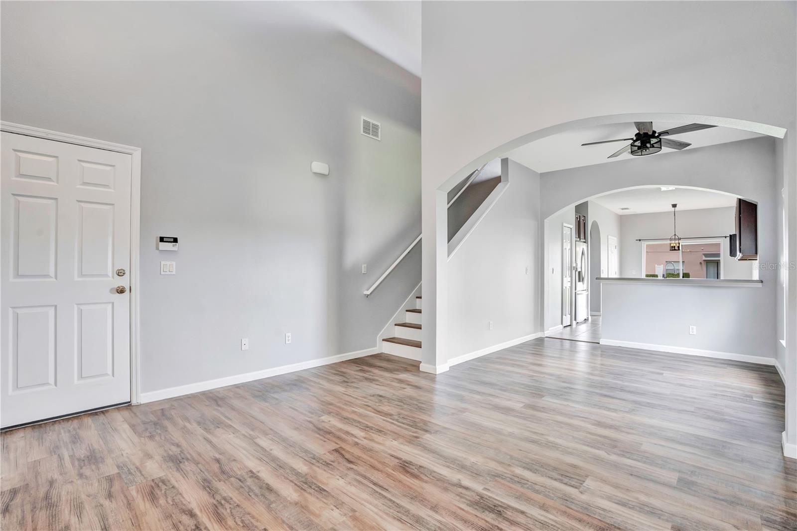 864 Park Grove Ct, Orlando, FL 32828 photo