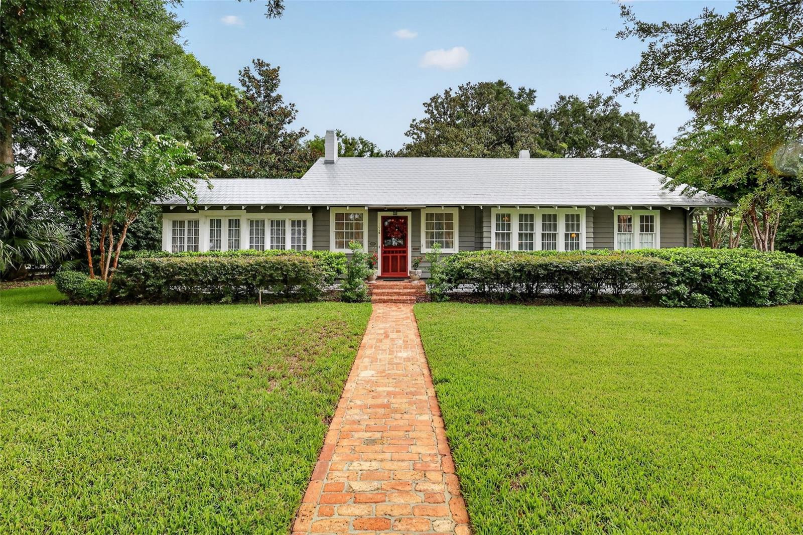 1046 N Mcdonald St, Mount Dora, FL 32757 photo