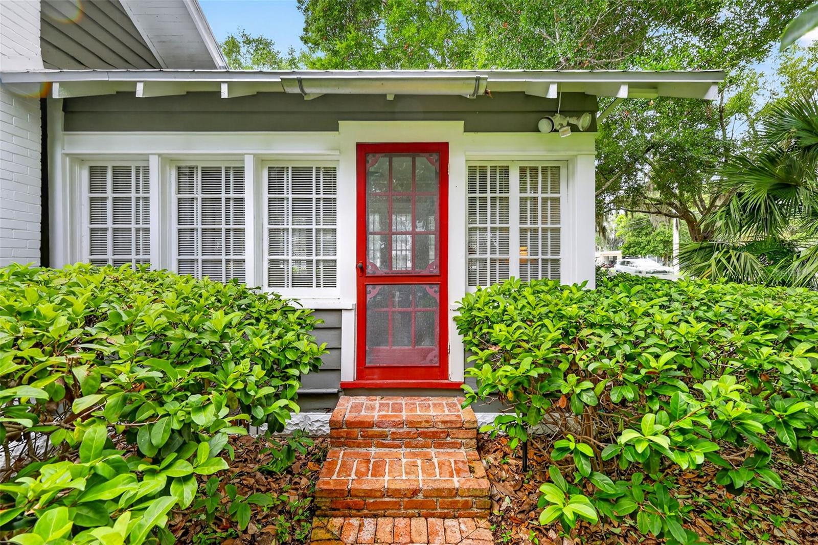 1046 N Mcdonald St, Mount Dora, FL 32757 photo