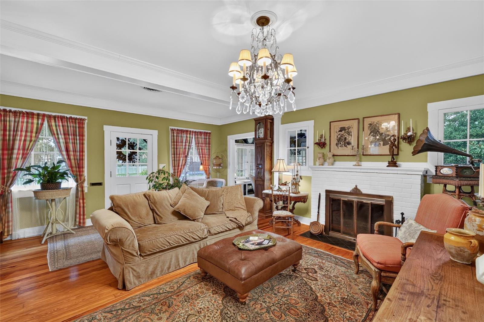 1046 N Mcdonald St, Mount Dora, FL 32757 photo