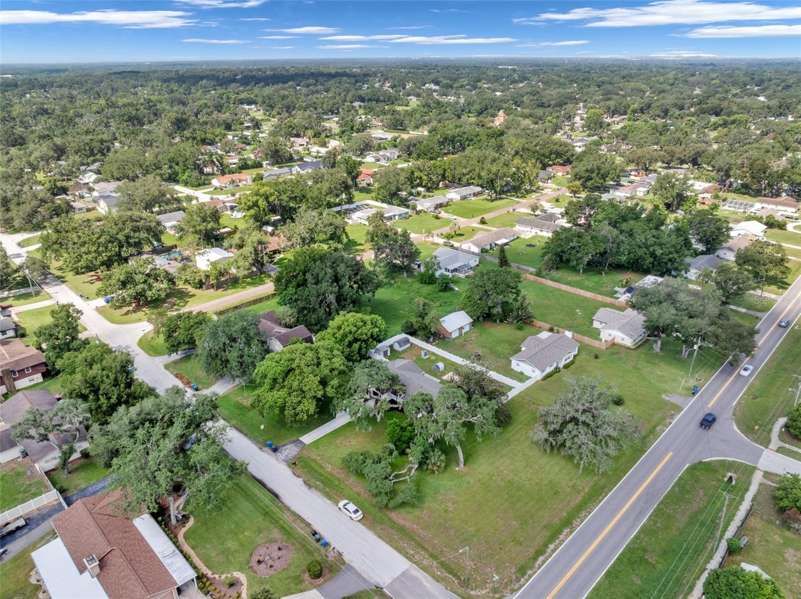 1002 Kay Jean Dr, Valrico, FL 33594 photo